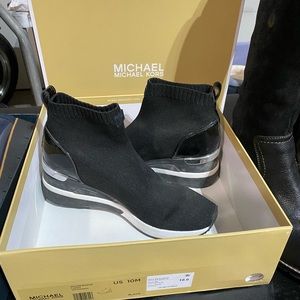 Women’s Sz 10 MICHAEL Michael Kors Skylar Bootie